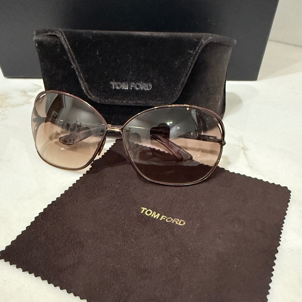 Tom Ford Carla Sunglasses - Picture 16 of 16